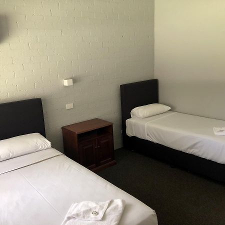 Bateau Bay Hotel Екстер'єр фото